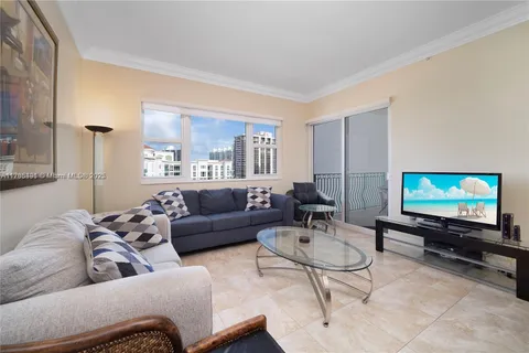 19900 E Country Club Dr, Aventura FL 33180
