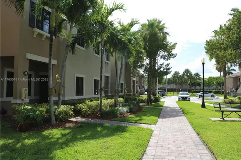 22501 SW 88th Pl # 25, Cutler Bay FL 33190