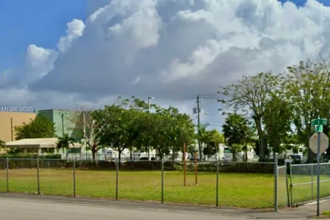 97 SE 1st Rd, Homestead FL 33030