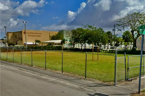 97 SE 1st Rd, Homestead FL 33030