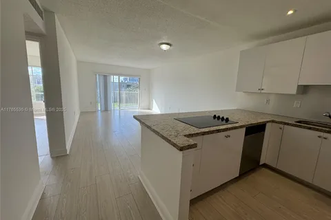 4920 NW 79th Ave # 309, Doral FL 33166