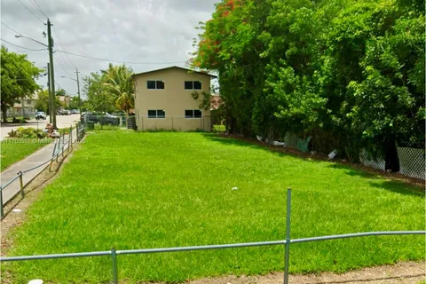 544 SW Krome Ter, Homestead FL 33030