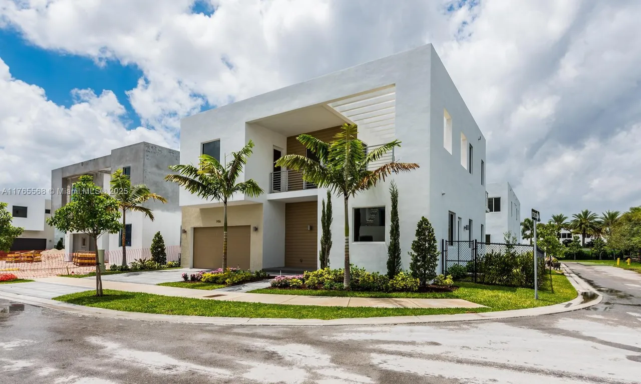 7456 NW 101st Ave, Doral FL 33178