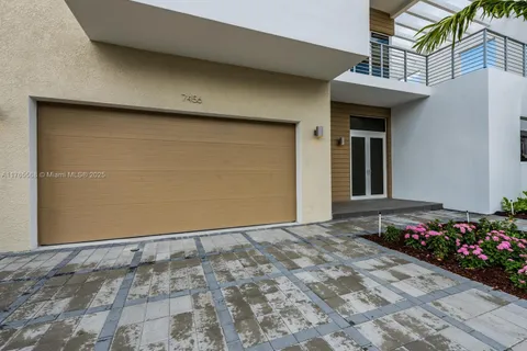 7456 NW 101st Ave, Doral FL 33178