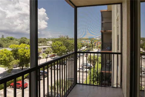 16950 W Dixie Hwy # A523, North Miami Beach FL 33160