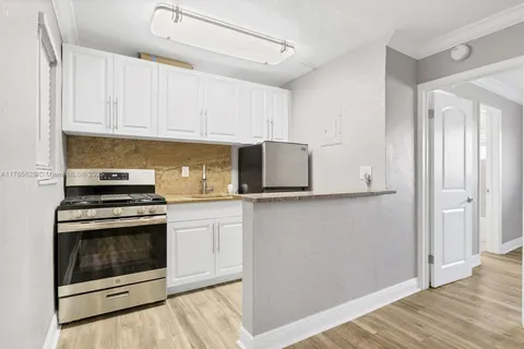1014 Salzedo St # 211, Coral Gables FL 33134