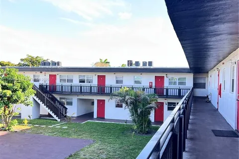 651 NW 177th St # 123, Miami Gardens FL 33169