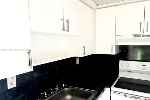 651 NW 177th St # 123, Miami Gardens FL 33169