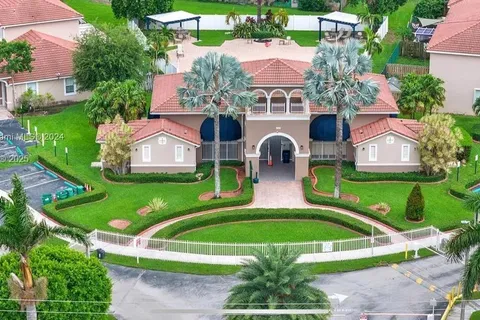 13801 SW 275th Ter, Homestead FL 33032