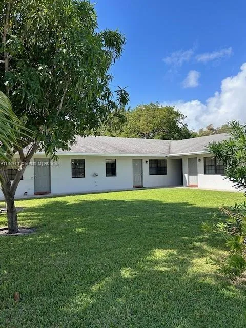 1099 NE 35th St, Oakland Park FL 33334