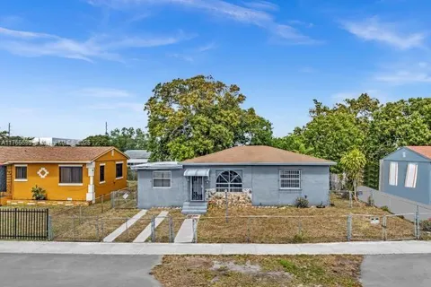 2941 NW 69th Ter, Miami FL 33147