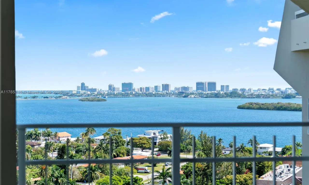 1000 Quayside Ter # 1909, Miami FL 33138