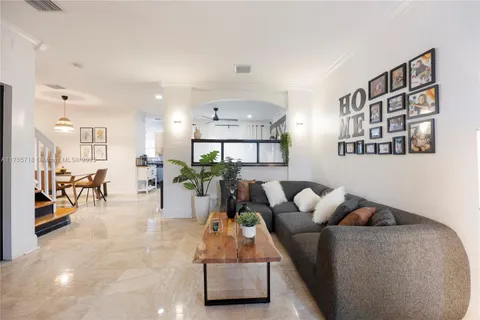 11325 NW 34th Pl, Sunrise FL 33323