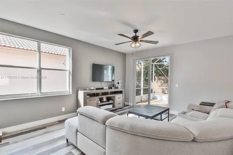 4907 Pelican Mnr, Coconut Creek FL 33073