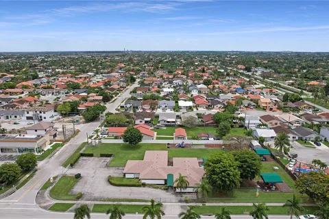 132 SW SW BIRD RD, Miami FL 33175