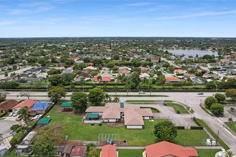 132 SW SW BIRD RD, Miami FL 33175