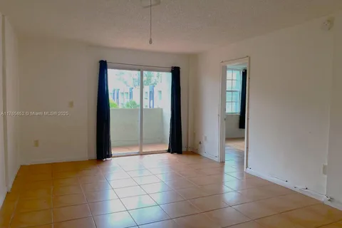 10000 NW 80th Ct # 2537, Hialeah Gardens FL 33026