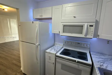 3020 NE 16th Ave # 103, Oakland Park FL 33334