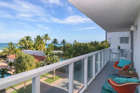 2457 Collins Ave # 405, Miami Beach FL 33140