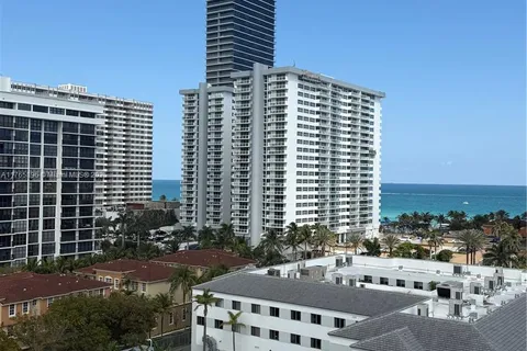 3113 S Ocean Dr # 1004, Hallandale Beach FL 33009