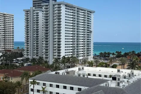 3113 S Ocean Dr # 1004, Hallandale Beach FL 33009