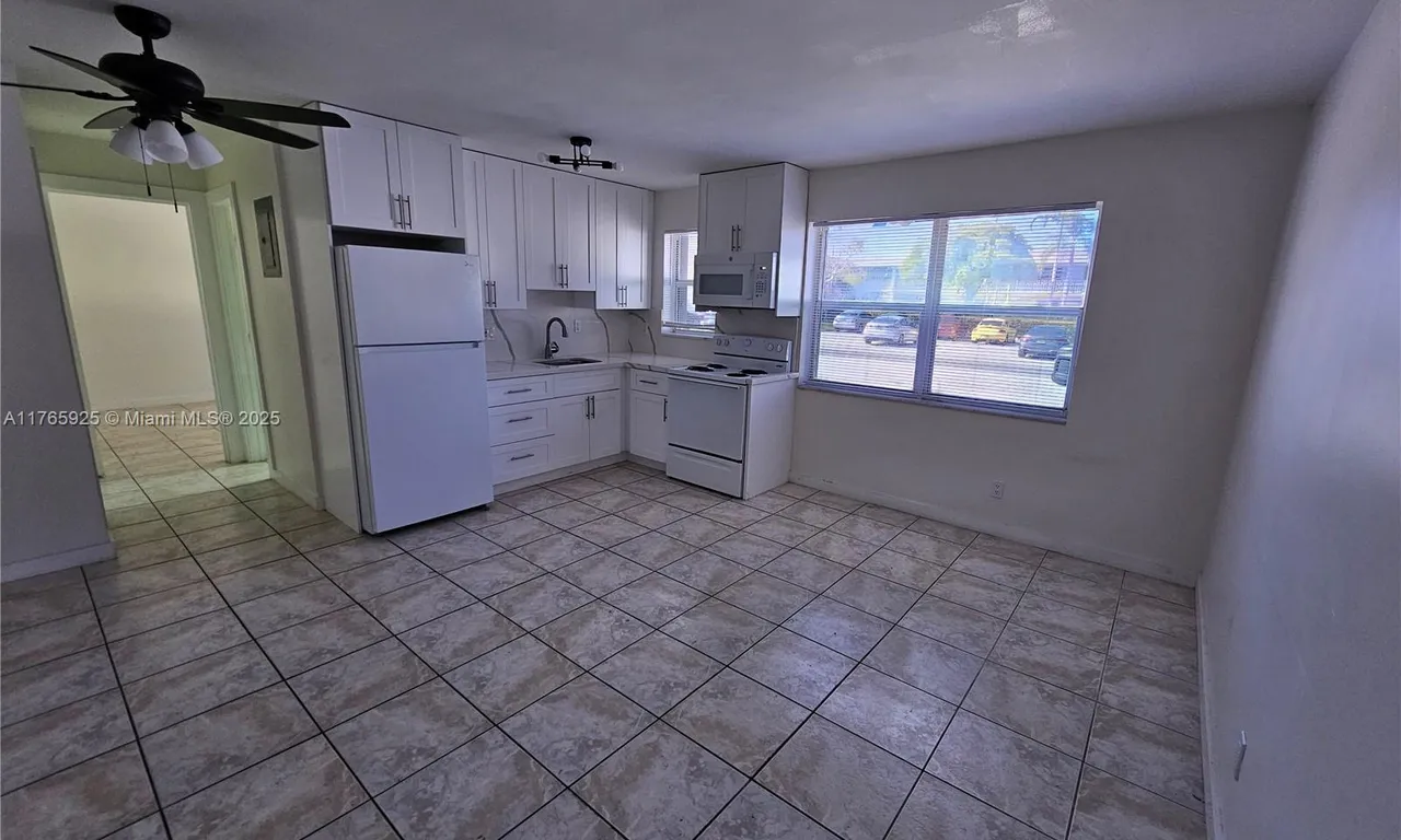 722 NE 8th St # 1, Hallandale Beach FL 33009