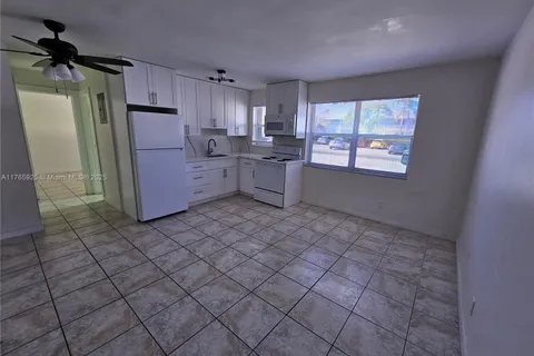 722 NE 8th St # 1, Hallandale Beach FL 33009