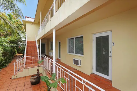 6831 Abbott Ave # 3, Miami Beach FL 33141