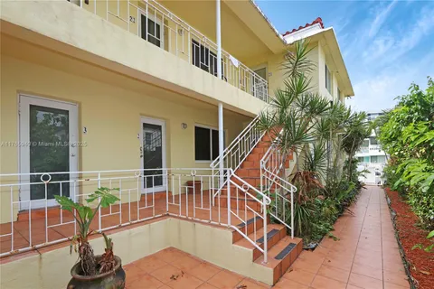 6831 Abbott Ave # 3, Miami Beach FL 33141