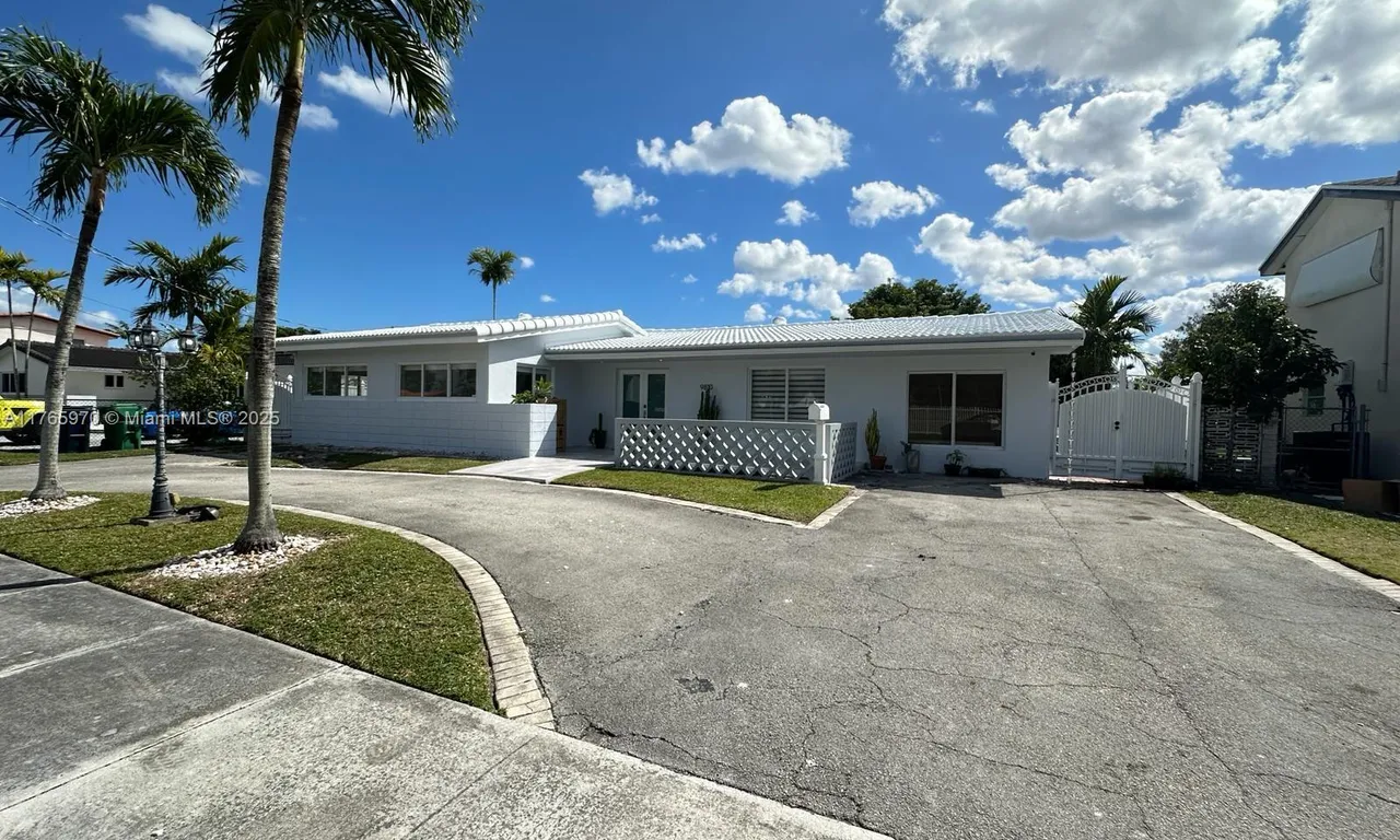 9810 SW 19th St, Miami FL 33165