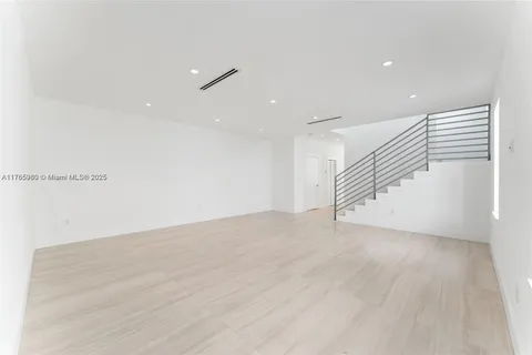 1352 SW 22nd Ter, Miami FL 33145