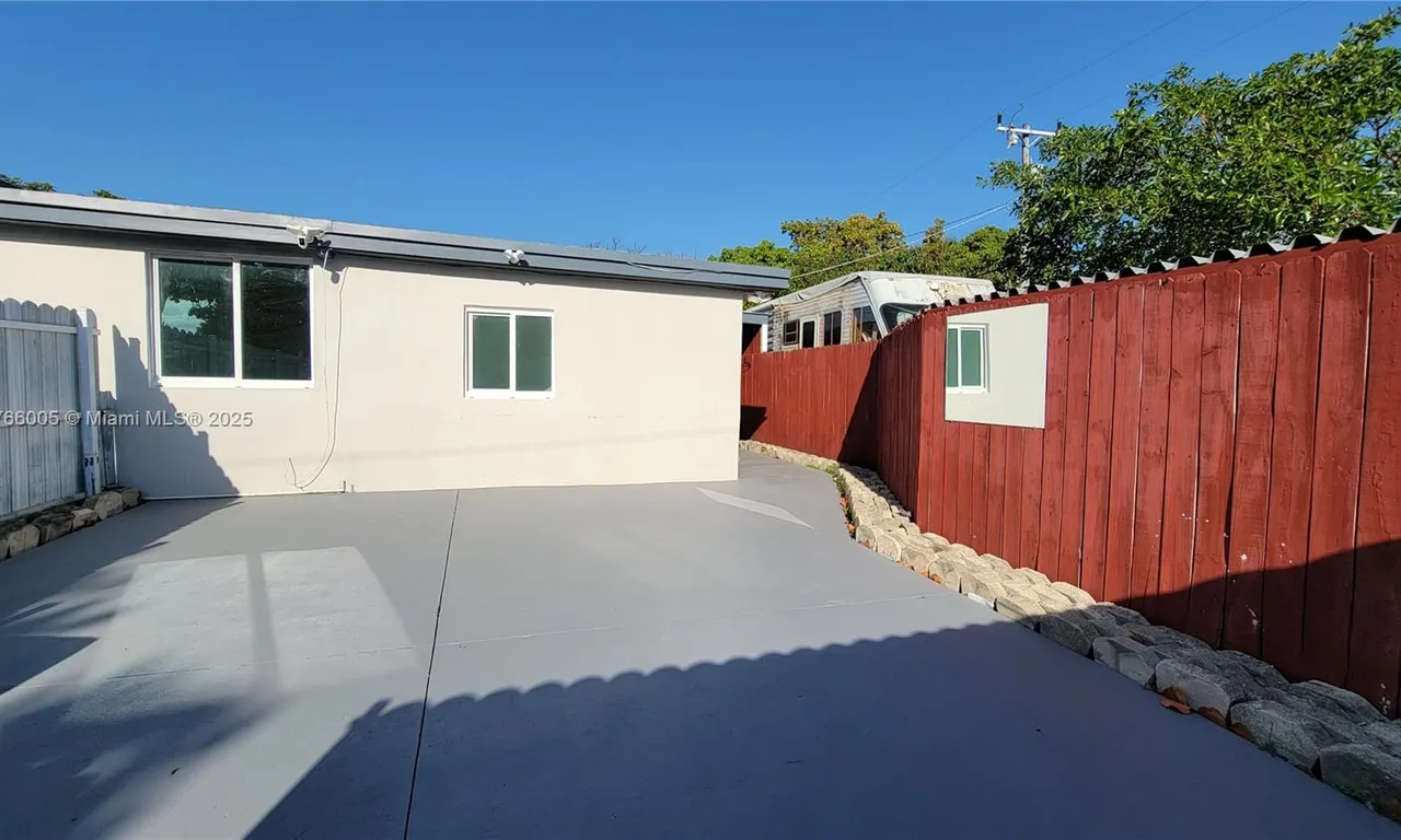 14200 NE 15th Ave # B, North Miami FL 33161