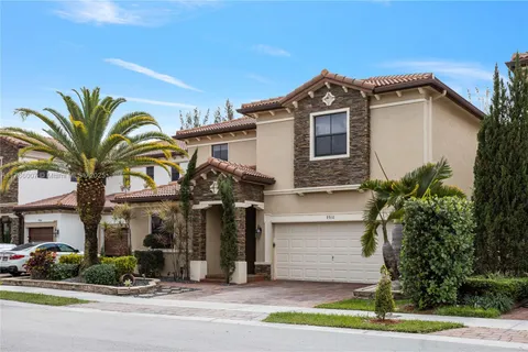 9910 NW 86th Ter, Doral FL 33178