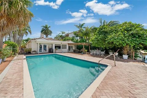 210 W Rivo Alto Dr, Miami Beach FL 33139