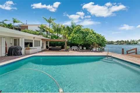 210 W Rivo Alto Dr, Miami Beach FL 33139