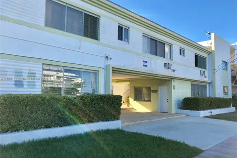 2250 Bay Dr # 8, Miami Beach FL 33141