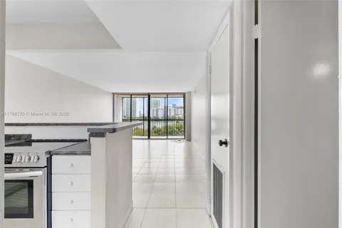 3475 N Country Club Dr # 709, Aventura FL 33180