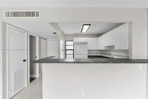 3475 N Country Club Dr # 709, Aventura FL 33180