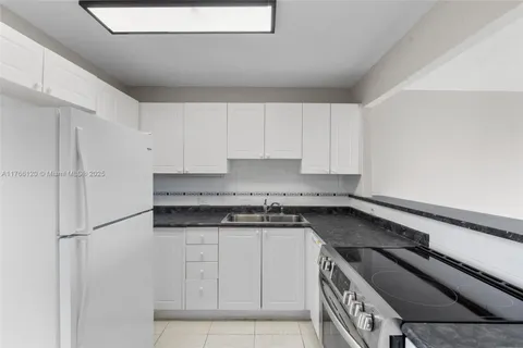 3475 N Country Club Dr # 709, Aventura FL 33180