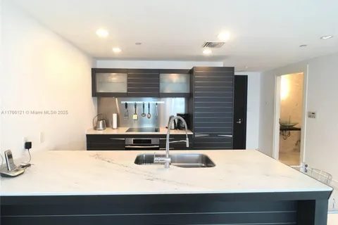 200 Biscayne way # 4314, Miami FL 33131