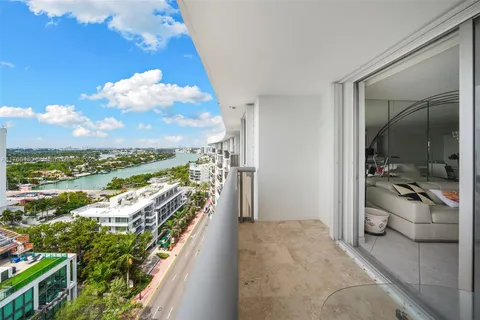 6039 Collins Ave # 1733, Miami Beach FL 33140