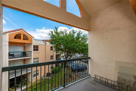 6292 NW 186th St # 305, Hialeah FL 33015