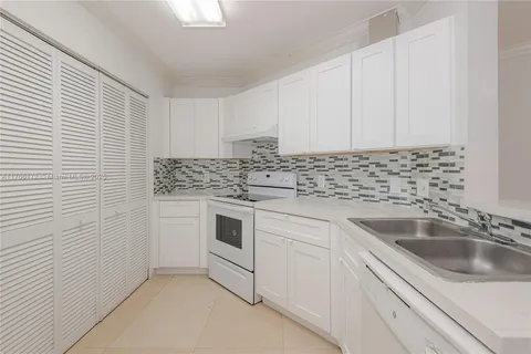 6292 NW 186th St # 305, Hialeah FL 33015