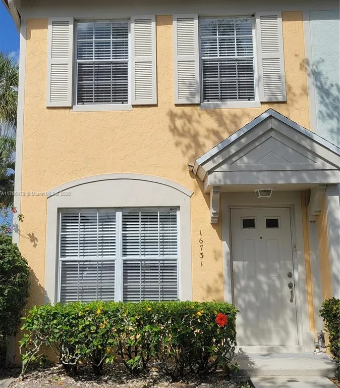 16731 Hemingway Dr, Weston FL 33326
