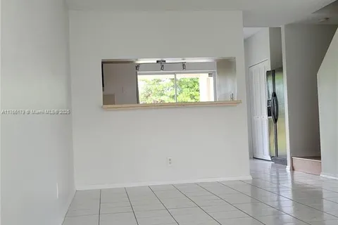 16731 Hemingway Dr, Weston FL 33326