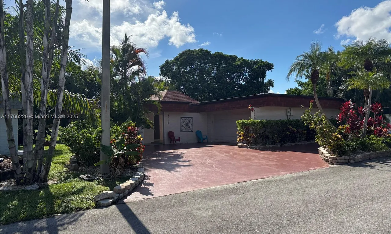 5115 Yellow Pine Ln, Tamarac FL 33319