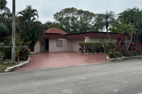 5115 Yellow Pine Ln, Tamarac FL 33319