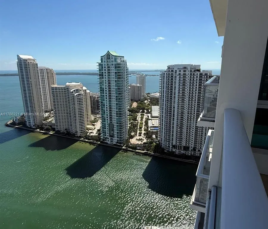 300 S Biscayne Blvd # 3716, Miami FL 33131