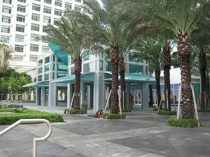 951 Brickell Ave # 3009, Miami FL 33131