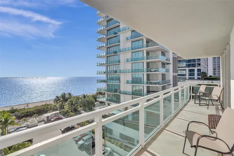 6917 Collins Ave # 915, Miami Beach FL 33141